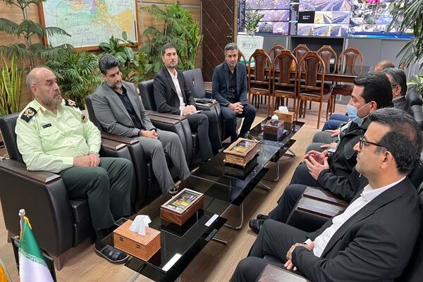 ببینید|دیدار مدیرکل راهداری و حمل و نقل جاده‌ای استان البرز
با فرمانده انتظامی استان البرز