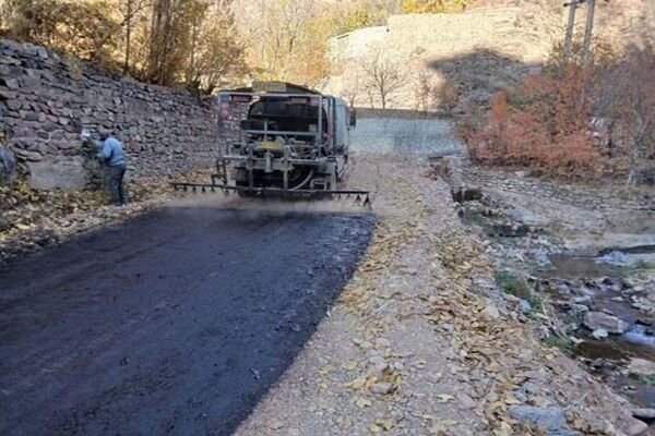 ببینید|عملیات آسفالت محور روستایی کسیل–گشنادر–کلارود از
توابع جاده کرج- کندوان