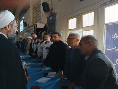 برپایی میز خدمت اداره کل راه و شهرسازی استان همدان در محل
نماز جمعه