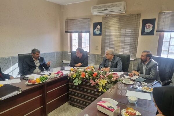 برگزاری نشست بررسی مسائل شهری اشتهارد با حضور مدیرکل راه و
شهرسازی البرز و شهردار