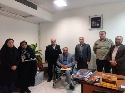 تجلیل از همسر جانباز در اداره کل راه و شهرسازی استان
همدان