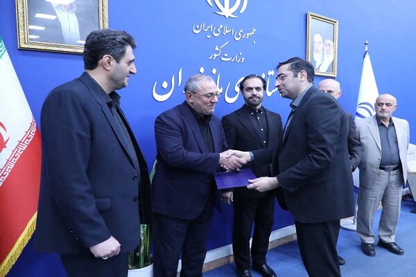 تقدیر استاندار از مدیرکل راهداری و حمل و نقل جاده ای
مازندران