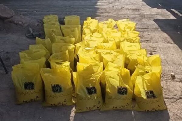 توزیع پاکتهای شن و نمک در محورهای ارتباطی میامی در راستای
ارتقای ایمنی تردد