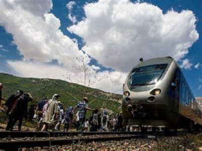 دومین قطار گردشگری مثلث طلایی به یزد وارد می‌شود