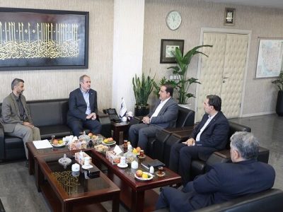 دیدار مدیرعامل شرکت فرودگاه‌ها با استاندار ایلام/ تأکید بر
توسعه زیرساخت‌های فرودگاهی استان