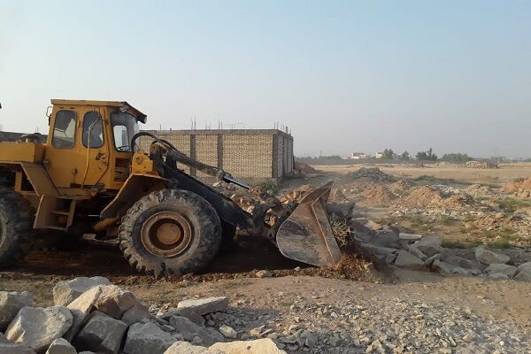 رفع تصرف فوری اراضی ملی در شوشتر به میزان ۳۰ هزار متر
مربع