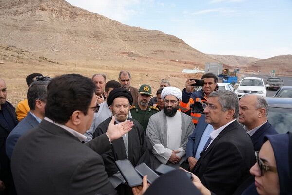 روکش آسفالت ۶۲ کیلومتر از چهار خطه پل سیمره به بابازید در
لرستان