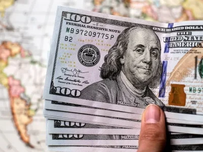 قیمت دلار امروز ساز مخالف زد (شنبه ۱۷ آبان)