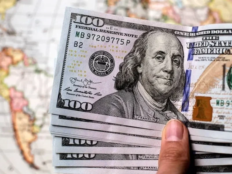 قیمت دلار امروز ساز مخالف زد (شنبه ۱۷ آبان)