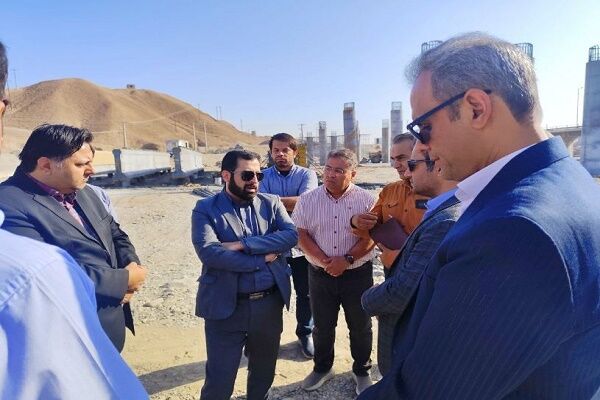 معاون زیربنایی سازمان پدافند غیرعامل کشور از عملیات ساخت پل
حرمک سیستان بازدید کرد