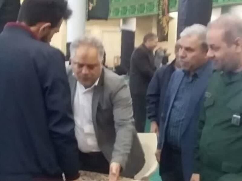 میز خدمت با حضور مدیر کل راه و شهرسازی استان زنجان برگزار
شد 