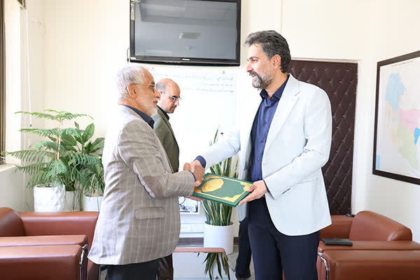 نماینده جیرفت و عنبرآباد از عملکرد مدیرکل راه و شهرسازی جنوب
کرمان تقدیر کرد