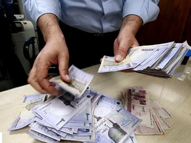 وام بازنشستگان نصف شد؛ وعده پرداخت ماهانه به دورههای دوماهه رسید