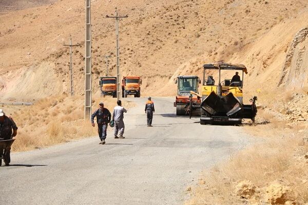 ویدئو| بهرهبرداری متمرکز از ۳ پروژه ساخت و نگهداری راههای
روستایی در شهرستان زرندیه