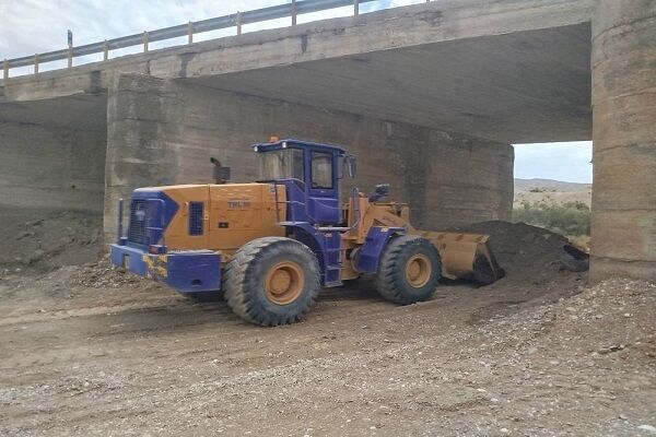 پاکسازی و تنقیه ۱۳۶ دستگاه پل و آبنما در محورهای خراسان
شمالی