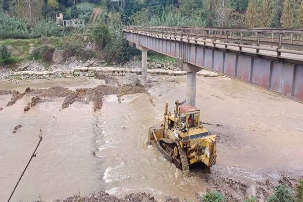 پاکسازی و تنقیه ۴۷۶ دستگاه پل در حوزه راههای
مازندران