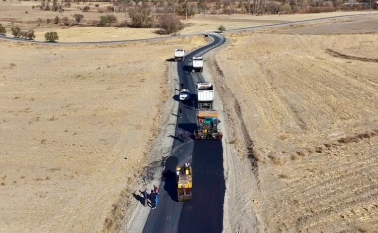 پیشتازی راهداری قزوین در نوسازی راههای شریانی با بهرهگیری
از فناوریهای نوین آسفالت