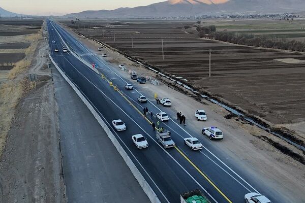 چهارخطه محدوده شمس‌آباد_ خراجی در محور شهرکرد_شلمزار به طول
۴.۵ کیلومتر زیر بار ترافیک رفت