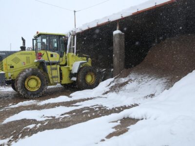 آمادگی کامل جاده‌های استان قزوین برای زمستان با دپوی ۳۶ هزار
تن ماسه و نمک