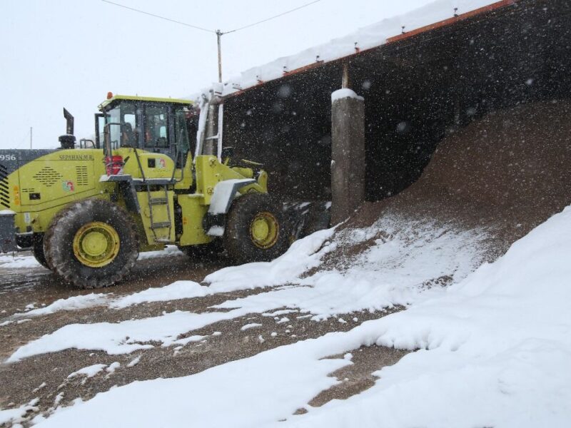 آمادگی کامل جادههای استان قزوین برای زمستان با دپوی ۳۶ هزار
تن ماسه و نمک
