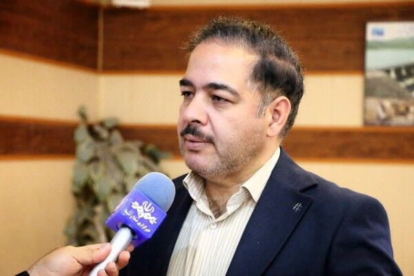 آمادگی ۶۰ اکیپ راهداری استان مرکزی برای مقابله با
برف