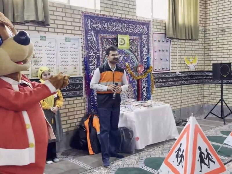 آموزش اصول ایمنی ترافیک به دانش‌آموزان مدارس حاشیه راه قزوین
در هفته حمل‌ونقل
