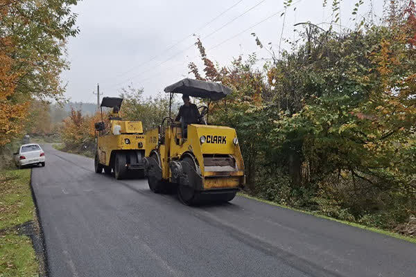 اجرای عملیات روکش آسفالت محور روستایی سلکیسر – عزیزکیان
شهرستان رشت