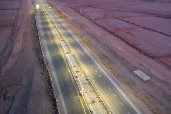 اجرای ۴ پروژه روشنایی در محورهای خراسان جنوبی با هدف افزایش
ایمنی