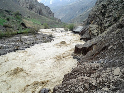 احتمال سیلاب، لغزندگی جادهها و انسداد گردنههای برفگیر در
استانهای پربارش