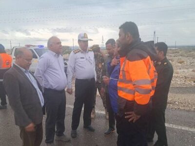 بازدید میدانی عباس شرفی، مدیرکل راهداری و حمل و نقل جاده‌ای
استان هرمزگان و فرمانده پلیس راه از محورهای بندرخمیر