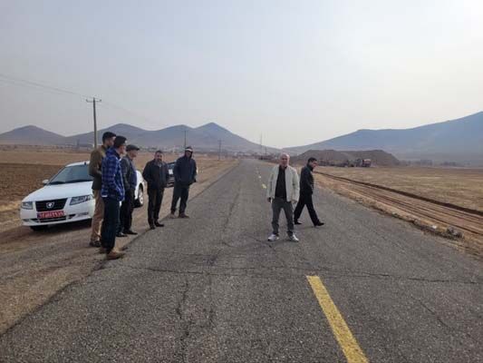 بازدید میدانی معاون مهندسی و ساخت اداره‌کل راه و شهرسازی
استان قزوین از پروژه بهسازی محور محمدیه -آبیک