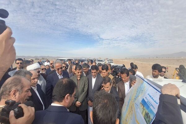 بازدید وزیر دادگستری و معاونین وزیر راه و شهرسازی از عملیات
ساخت بزرگراه خاش–سراوان