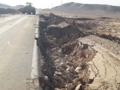 بازگشایی و لایروبی ۴ زیرگذر درگیر سیل در محورهای روستایی
زنجانرود