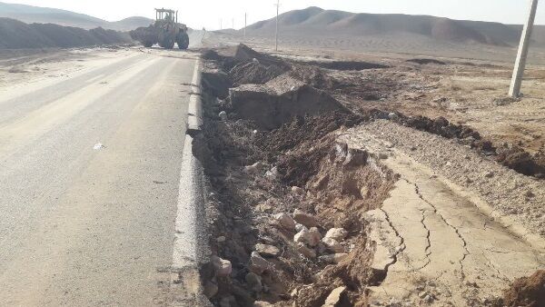 بازگشایی و لایروبی ۴ زیرگذر درگیر سیل در محورهای روستایی
زنجانرود