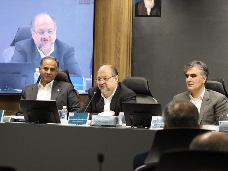 بانک مرکزی مسیر تأمین مالی پتروشیمیها را نیز هموار کرد/ اوراق یک میلیارد و ۵۰ میلیون دلاری برای ۶ پروژه مهم پتروشیمی کشور