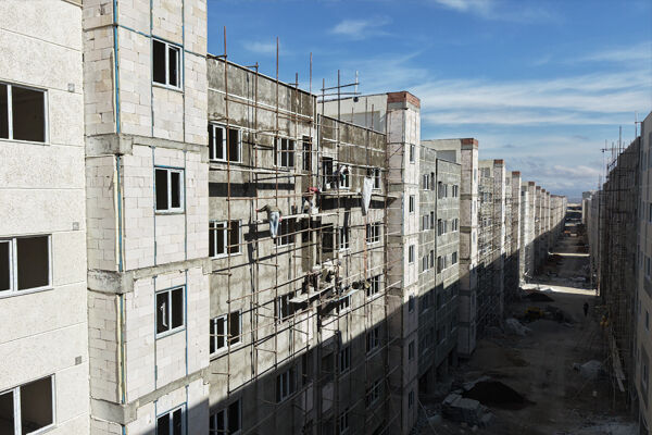 ببینید | آخرین وضعیت احداث پروژه ۸۲۰ واحدی قطعه یک شهدای
طلاییه در شهرک سردار شهید سلیمانی اردبیل