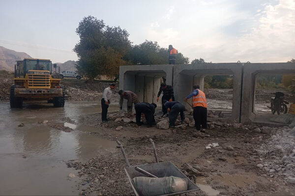 ببینید| اجرای عملیات دستک های پل باکسی در حال احداث، روستای
باویسی در نقطه صفر مرزی دشت ذهاب استان کرمانشاه