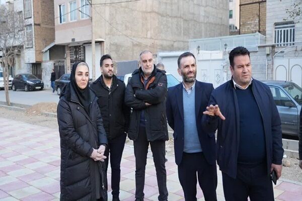 ببینید | بازدید عضو هیأت‌مدیره شرکت بازآفرینی شهری ایران از
سکونتگاه خط ۴ حصار و پروژه‌های شهری کمالشهر