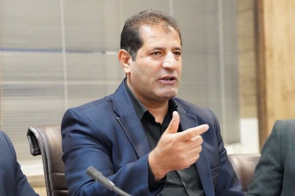 ببینید | بررسی مسائل و مشکلات حوزه راه و شهرسازی در سفر کاری
مدیرکل راه و شهرسازی استان اصفهان به شهرستان فریدن