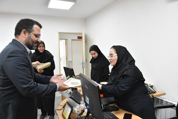 ببینید |تجلیل مدیرکل راه و شهرسازی استان سمنان از بانوان
اداره کل