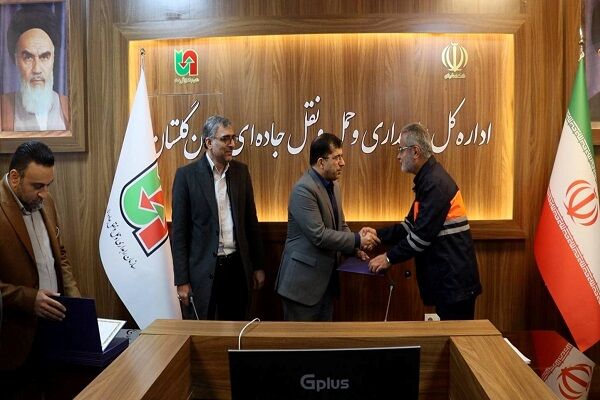 ببینید | تقدیر رئیس شورای هماهنگی امور راه و شهرسازی گلستان
از مدیران کل عضو شورای هماهنگی به مناسبت هفته حمل و نقل