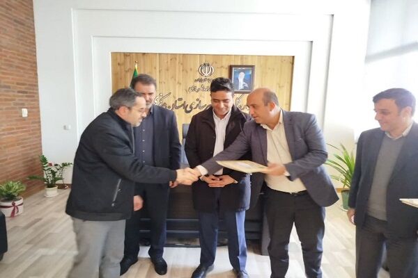 ببینید | تقدیر سرپرست اداره کل راه و شهرسازی استان مرکزی از
معلولین این اداره