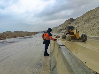 ببینید| تلاش راهداران جهت پاکسازی محور موصلاتی استان
هرمزگان