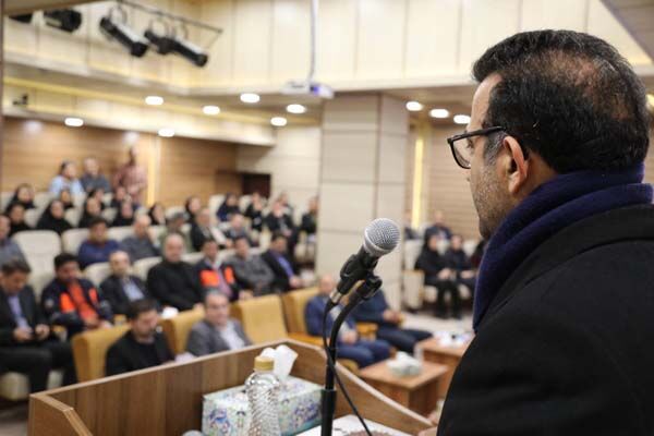 ببینید | دیدار مدیرکل راهداری و حمل‌ونقل جاده‌ای استان البرز
با کارکنان همزمان با آغاز هفته حمل‌ونقل ، رانندگان و
راهداری