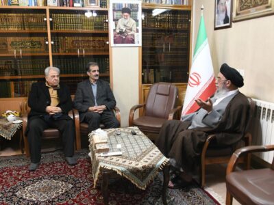 ببینید | دیدار مدیرکل راهداری و حمل‌ونقل جاده‌ای استان
اصفهان با نماینده ولی فقیه در استان