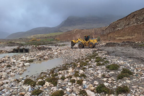 ببینید| ساماندهی پل راه روستایی کوزه رود آسیب دیده بعد از
بارندگی استان کرمانشاه
