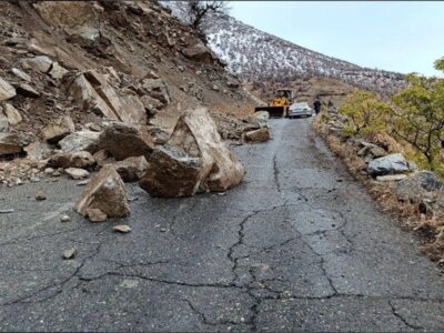 ببینید| عملیات بازگشایی و ریزش‌برداری محور سردشت –
اسلام‌آباد در پی بروز ریزش‌های مقطعی در محور سردشت –
اسلام‌آباد
