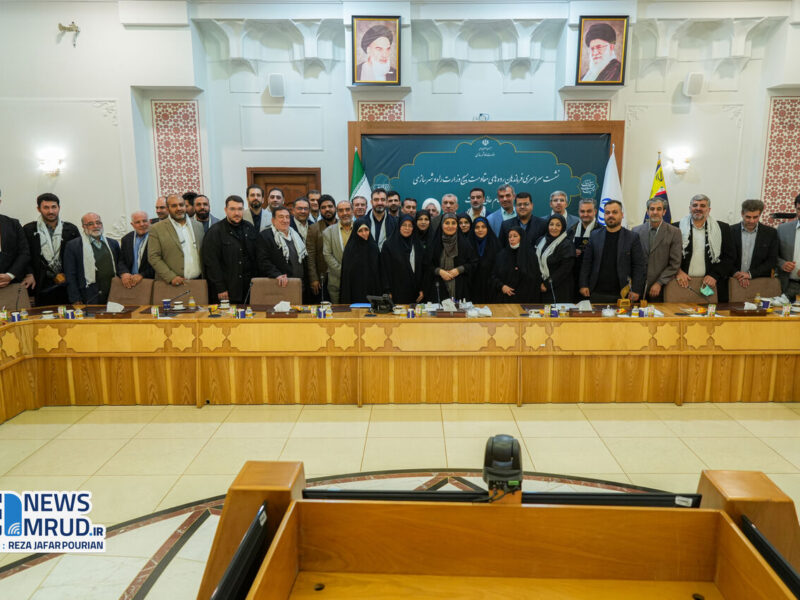 ببینید | نشست سراسری فرماندهان رده های مقاومت بسیج وزارت راه
و شهرسازی با حضور وزیر راه و شهرسازی