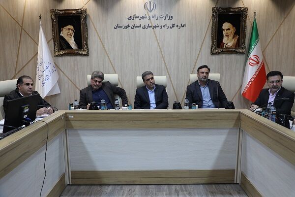 ببینید| نشست شورای هماهنگی روابط عمومی های وزارت راه و
شهرسازی در خوزستان و آیین تجلیل از برترین ها