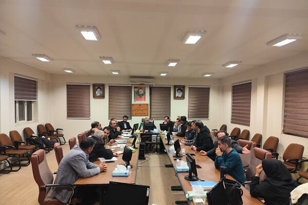 ببینید|نشست معاون هماهنگی امور عمرانی استانداری چهارمحال و
بختیاری و مدیرکل راه و شهرسازی استان با نمایندگان متقاضیان نهضت ملی
مسکن شهرکرد